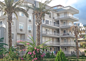 Просторная квартира 3+1 в районе Оба с террасой и развитой инфраструктурой