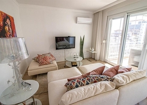 Просторная квартира 3+1 в районе Оба с террасой и развитой инфраструктурой