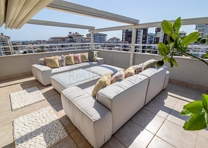 Просторная квартира 3+1 в районе Оба с террасой и развитой инфраструктурой