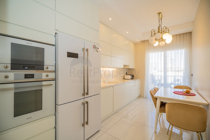 Квартира 2+1 в районе Махмутлар с отдельной кухней в современном комплексе 