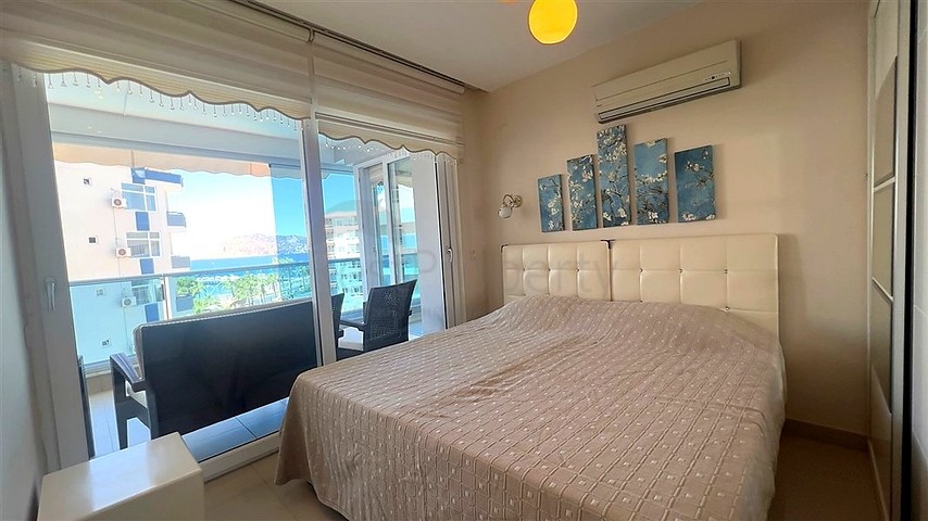 Меблированная квартира 2+1 в районе Тосмур в 50 метрах от моря 