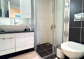 Меблированная квартира 2+1 в районе Тосмур в 50 метрах от моря 