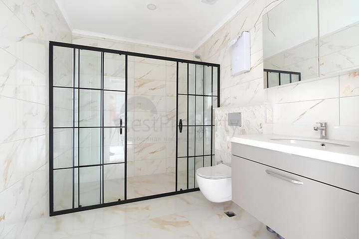 Просторный пентхаус 4+1 с отдельной кухней в современном комплексе