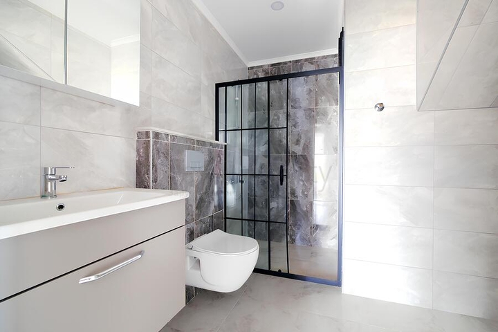 Просторный пентхаус 4+1 с отдельной кухней в современном комплексе