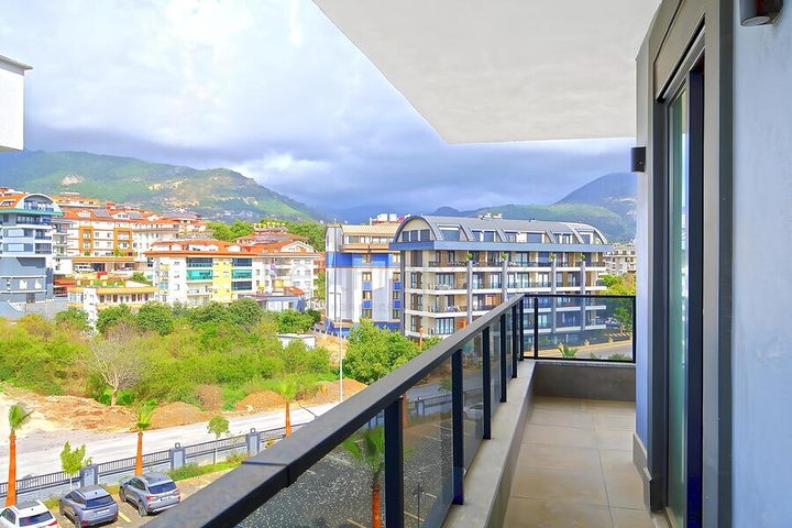 Просторный пентхаус 4+1 с отдельной кухней в современном комплексе