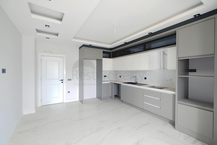 Просторный пентхаус 4+1 с отдельной кухней в современном комплексе