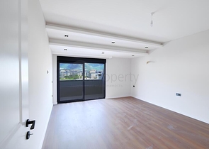 Просторный пентхаус 4+1 с отдельной кухней в современном комплексе