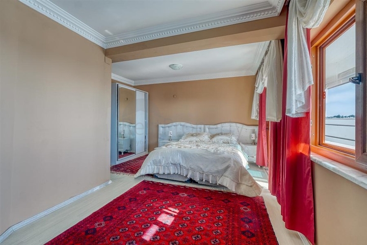 Меблированная вилла 3+1 с террасой в районе Демирташ