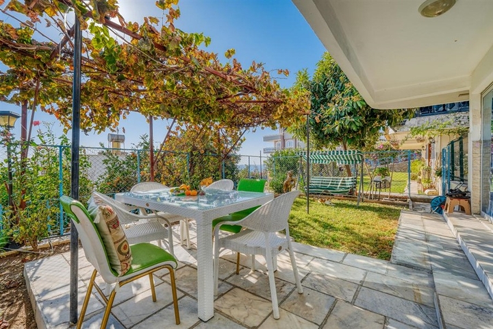 Меблированная вилла 3+1 с террасой в районе Демирташ