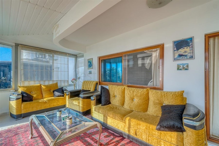 Меблированная вилла 3+1 с террасой в районе Демирташ