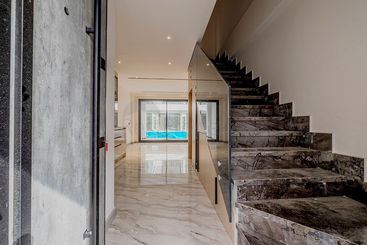 Современные квартира 2+1 в районе Конаклы рядом с морем