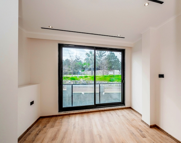 Современные квартира 2+1 в районе Конаклы рядом с морем