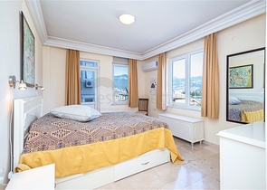 Светлая квартира 2+1 с мебелью и двумя балконами в районе Оба