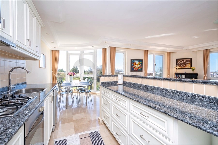 Уютная квартира 2+1 с мебелью и инфраструктурой в районе Оба