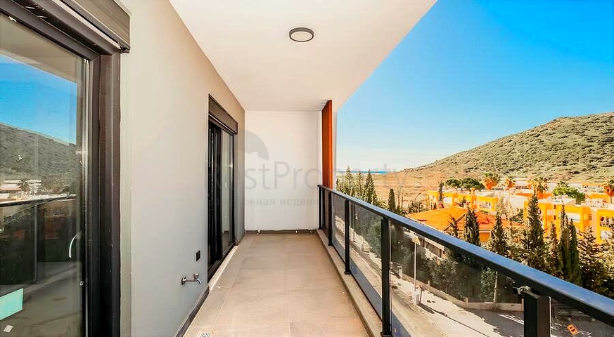 Современный пентхаус 2+1 с террасой в районе Газипаша