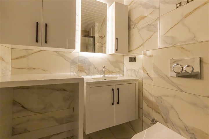 Современная квартира 1+1 в районе Кестель в новом жилом комплексе