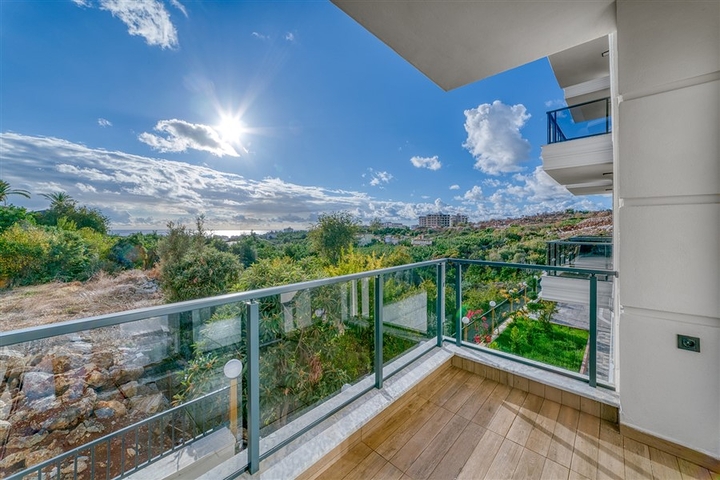 Современная квартира 1+1 в районе Кестель в новом жилом комплексе