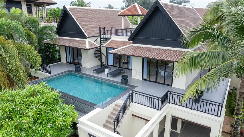 Двухэтажная вилла с частным бассейном в районе Бангтао