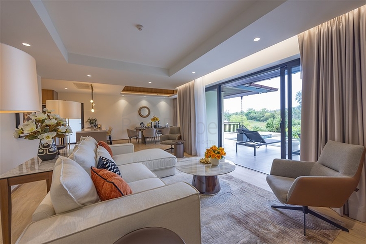 Двухэтажная вилла с частным бассейном в районе Бангтао