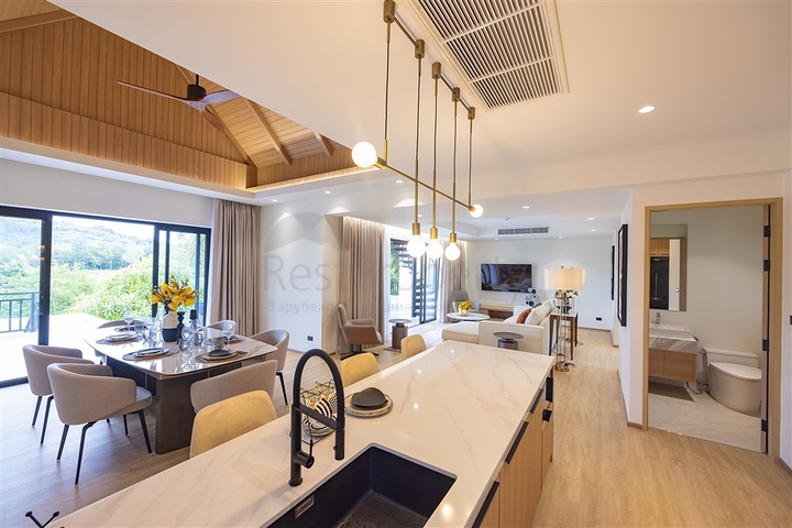 Двухэтажная вилла с частным бассейном в районе Бангтао