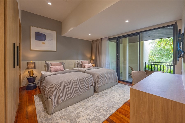 Двухэтажная вилла с частным бассейном в районе Бангтао