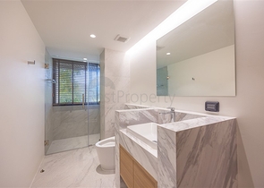 Двухэтажная вилла с частным бассейном в районе Бангтао