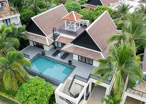 Двухэтажная вилла с частным бассейном в районе Бангтао