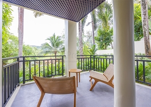 Двухэтажная вилла с частным бассейном в районе Бангтао