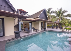 Двухэтажная вилла с частным бассейном в районе Бангтао
