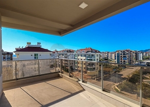 Современный пентхаус 4+1 с удобной планировкой в районе Кестель