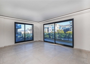 Двухуровневая квартира 4+1 с собственным садом в районе Каргыджак