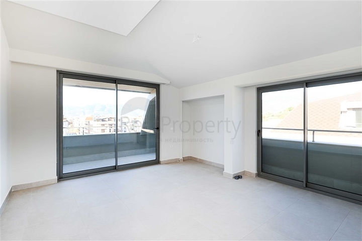 Просторный пентхаус 4+1 с террасой в районе Кестель