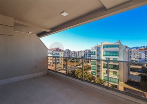 Просторный пентхаус 4+1 с террасой в районе Кестель