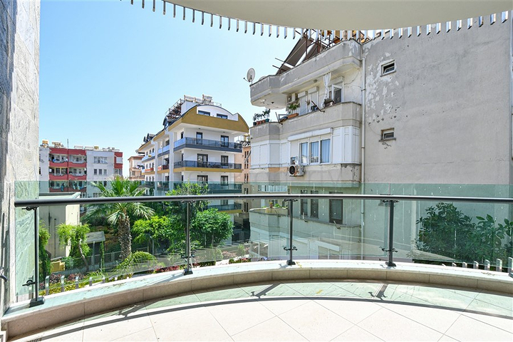 Современная квартира 1+1 в районе Аланья центр