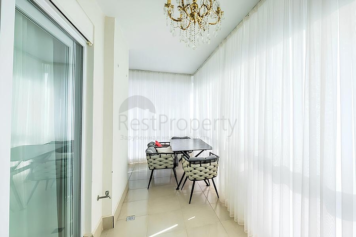 Пентхаус 4+1 с террасой и отдельной кухней в районе Махмутлар