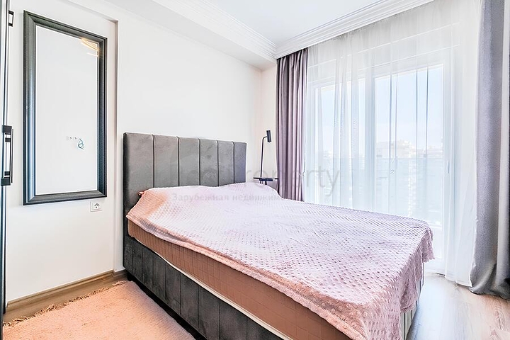 Пентхаус 4+1 с террасой и отдельной кухней в районе Махмутлар