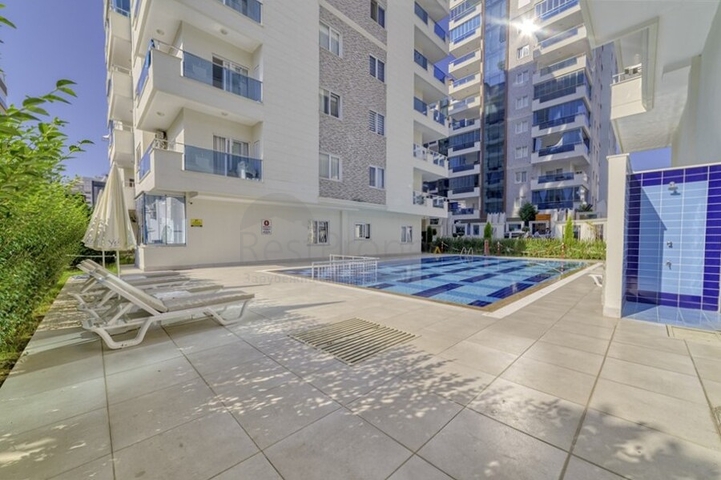 Пентхаус 4+1 с террасой и отдельной кухней в районе Махмутлар