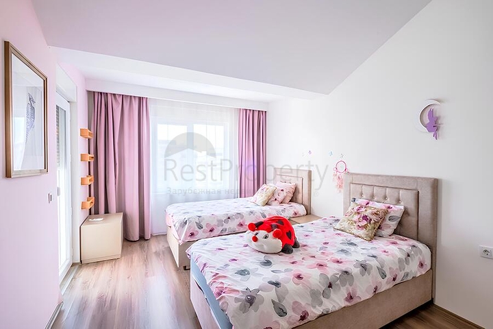 Пентхаус 4+1 с террасой и отдельной кухней в районе Махмутлар