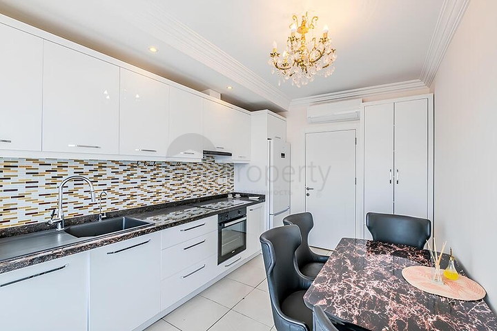 Пентхаус 4+1 с террасой и отдельной кухней в районе Махмутлар