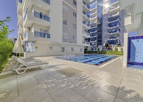 Пентхаус 4+1 с террасой и отдельной кухней в районе Махмутлар