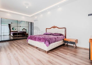 Пентхаус 4+1 с террасой и отдельной кухней в районе Махмутлар