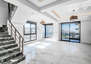 Пентхаус 2+1 в районе Махмутлар с террасой и удобным расположением