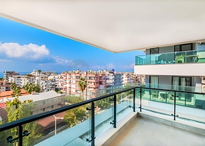 Пентхаус 3+1 в районе Клеопатра с просторной планировкой и зоной отдыха