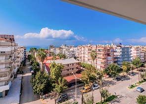 Пентхаус 3+1 в районе Клеопатра с просторной планировкой и зоной отдыха