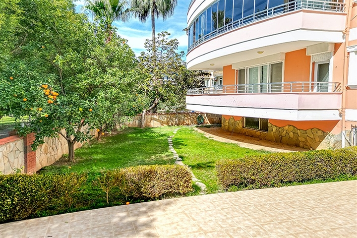 Светлая квартира 2+1 с удобной планировкой и зелёной территорией