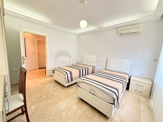 Уютная квартира с мебелью в жилом комплексе в центре города