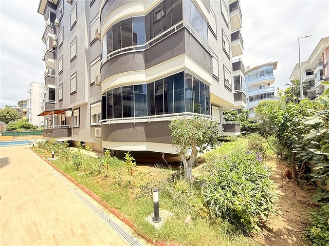 Уютная квартира с мебелью в жилом комплексе в центре города