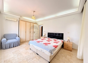 Уютная квартира с мебелью в жилом комплексе в центре города