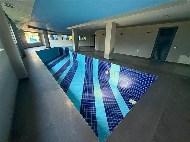 Просторная двухуровневая квартира с выходом в сад и продуманным зонированием