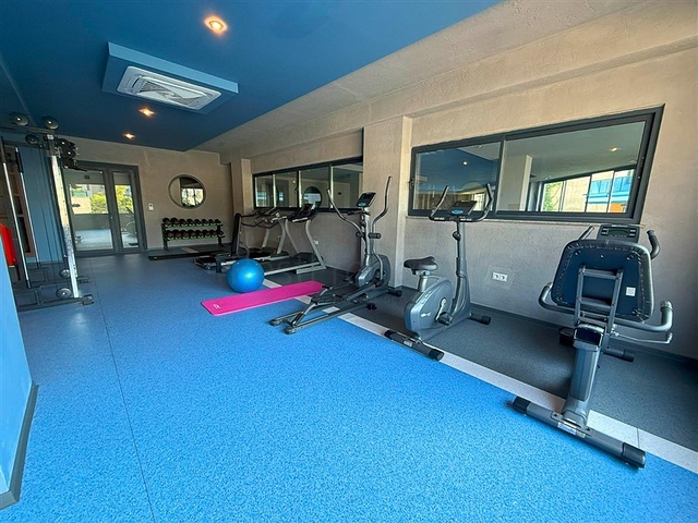 Просторная двухуровневая квартира с выходом в сад и продуманным зонированием